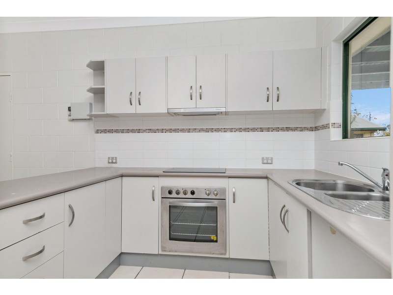 4 Lyndhurst Street, Mount Louisa QLD 4814