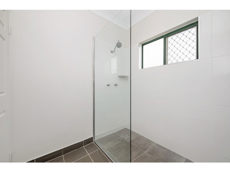 4 Lyndhurst Street, Mount Louisa QLD 4814