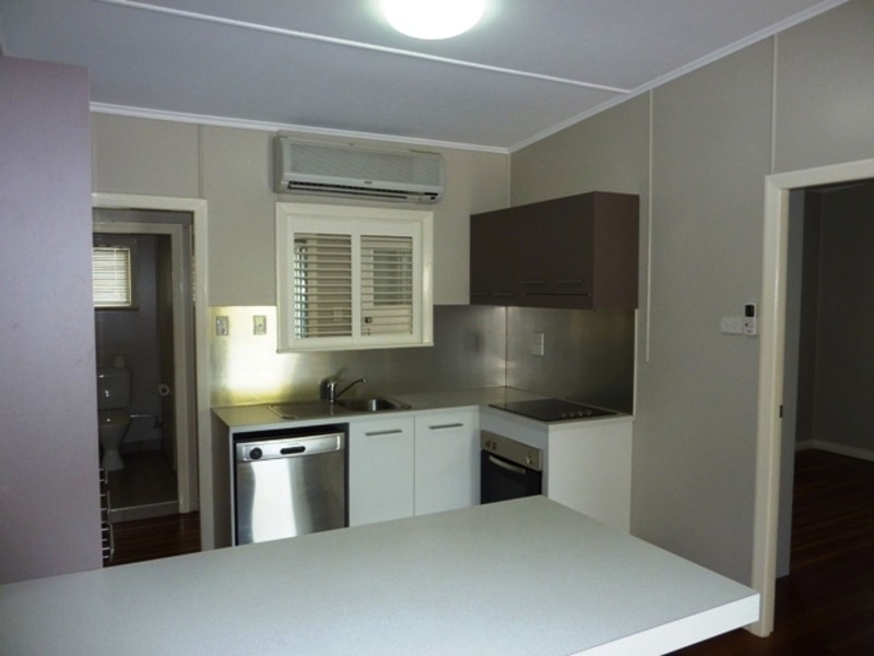 1/3 Falcon Street, Rowes Bay QLD 4810