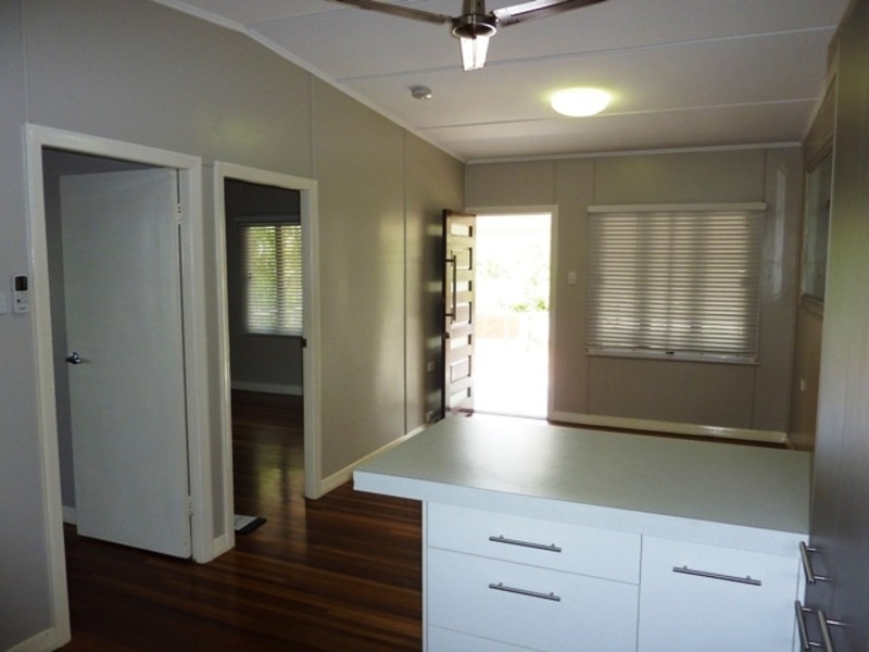 1/3 Falcon Street, Rowes Bay QLD 4810