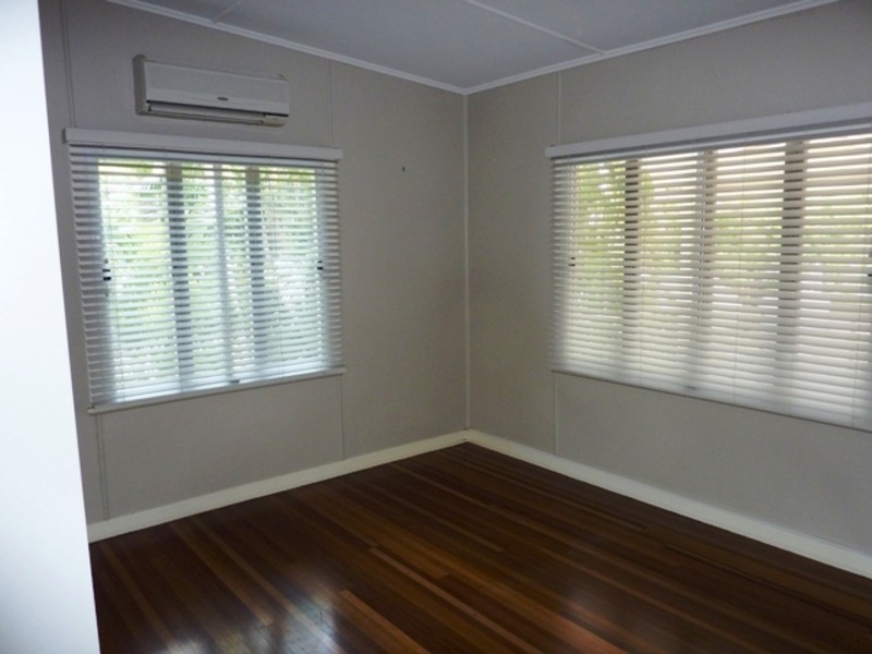 1/3 Falcon Street, Rowes Bay QLD 4810
