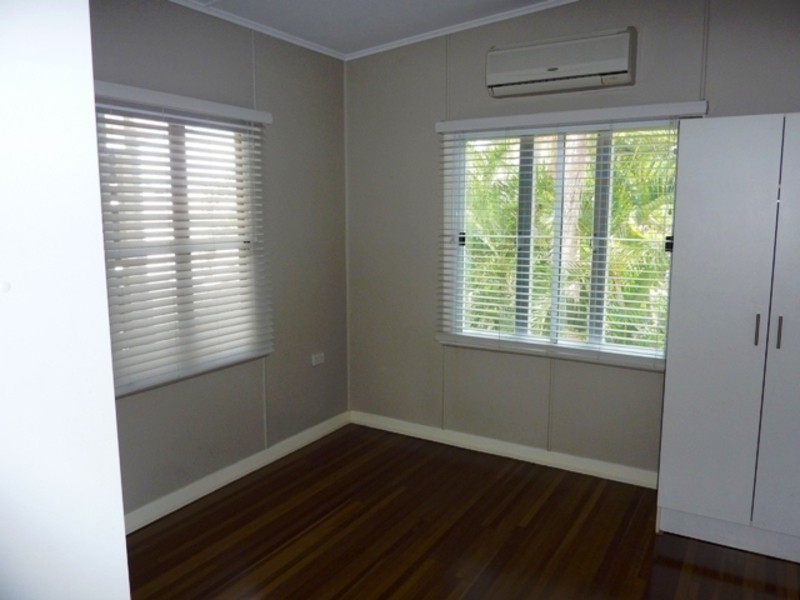 1/3 Falcon Street, Rowes Bay QLD 4810
