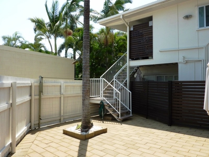 1/3 Falcon Street, Rowes Bay QLD 4810