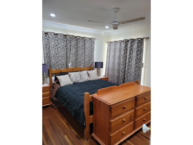 198 Charles Street, Cranbrook QLD 4814