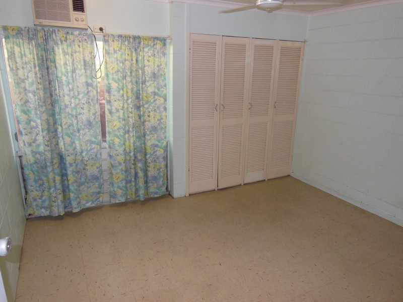 2/23 Carmody Street, Hermit Park QLD 4812