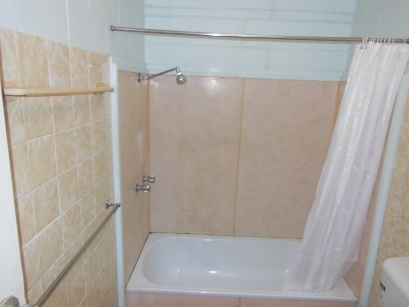 2/23 Carmody Street, Hermit Park QLD 4812