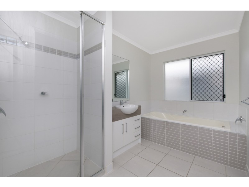 40 Hollanders Crescent, Kelso QLD 4815