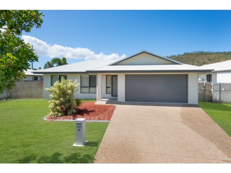 19 Lansing Street, Mount Louisa QLD 4814