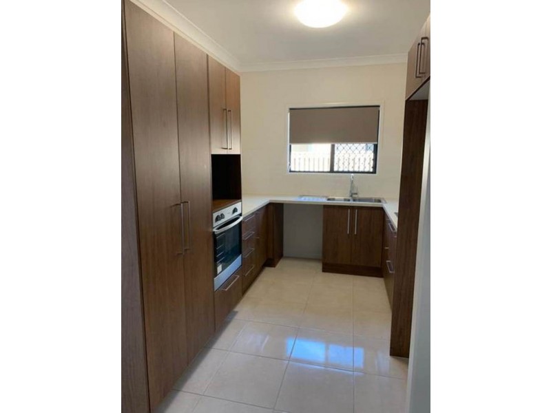 76 Riveredge Boulevard, Oonoonba QLD 4811