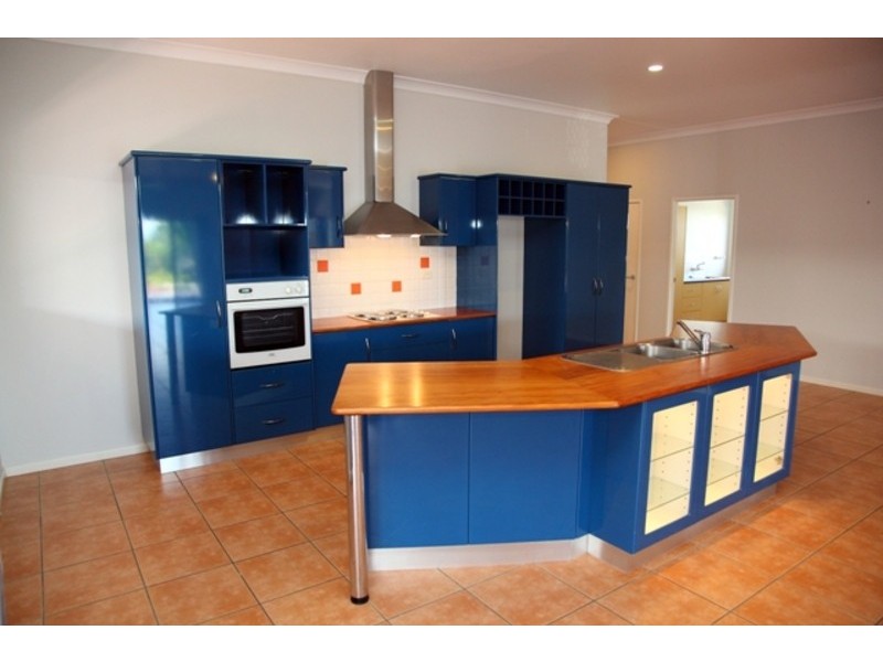 11 St Pauls Court, Mount Louisa QLD 4814