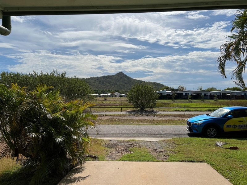 2/52 Douglas Street, Garbutt QLD 4814