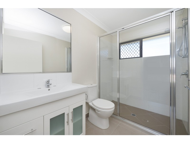 19 Lansing Street, Mount Louisa QLD 4814