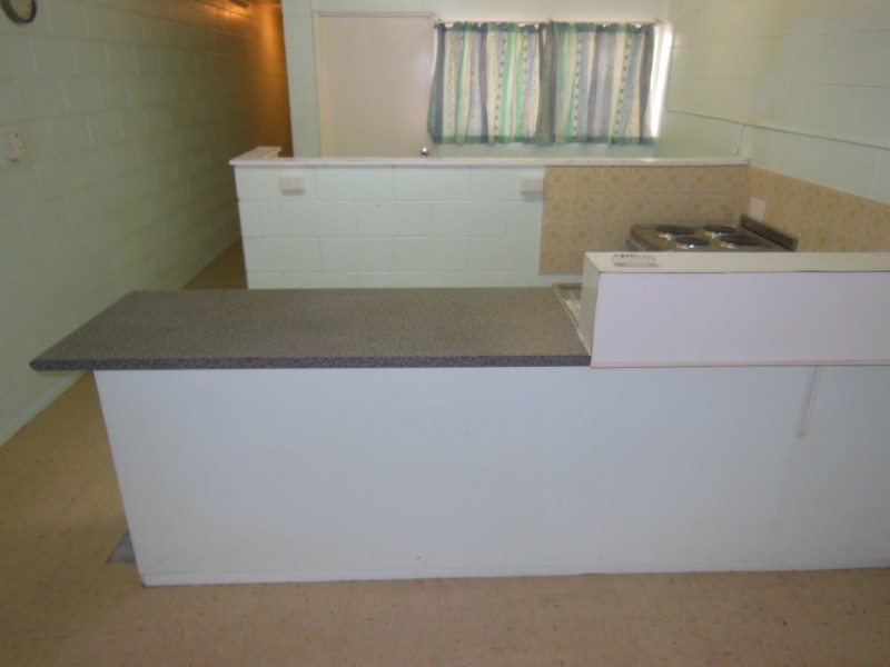 2/23 Carmody Street, Hermit Park QLD 4812