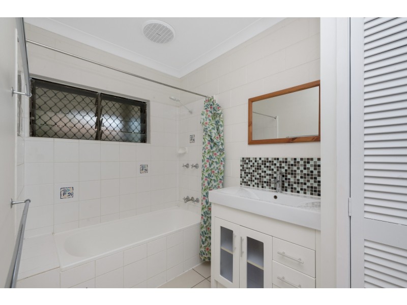 17 Arinya Street, Cranbrook QLD 4814