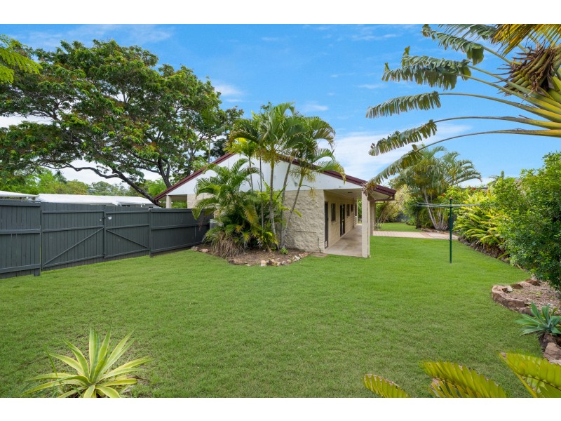 17 Arinya Street, Cranbrook QLD 4814