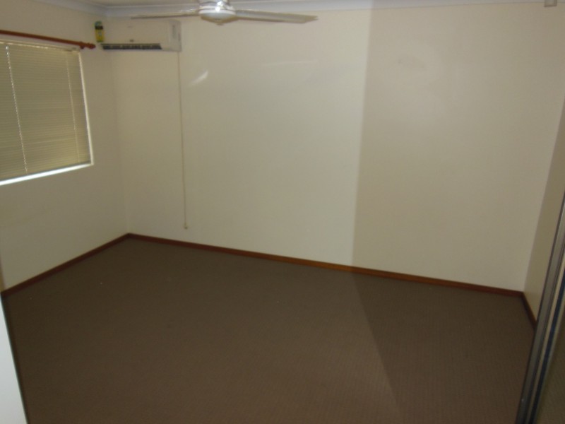 2/8 Goldring Street, Hermit Park QLD 4812