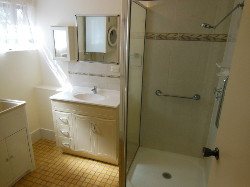 2/8 Goldring Street, Hermit Park QLD 4812