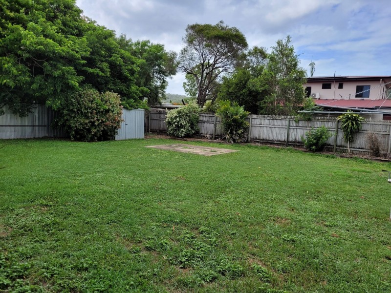 8 Gill Street, Kirwan QLD 4817