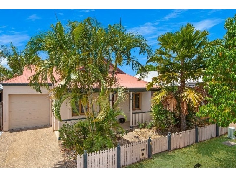 6 Birdwing Court, Douglas QLD 4814