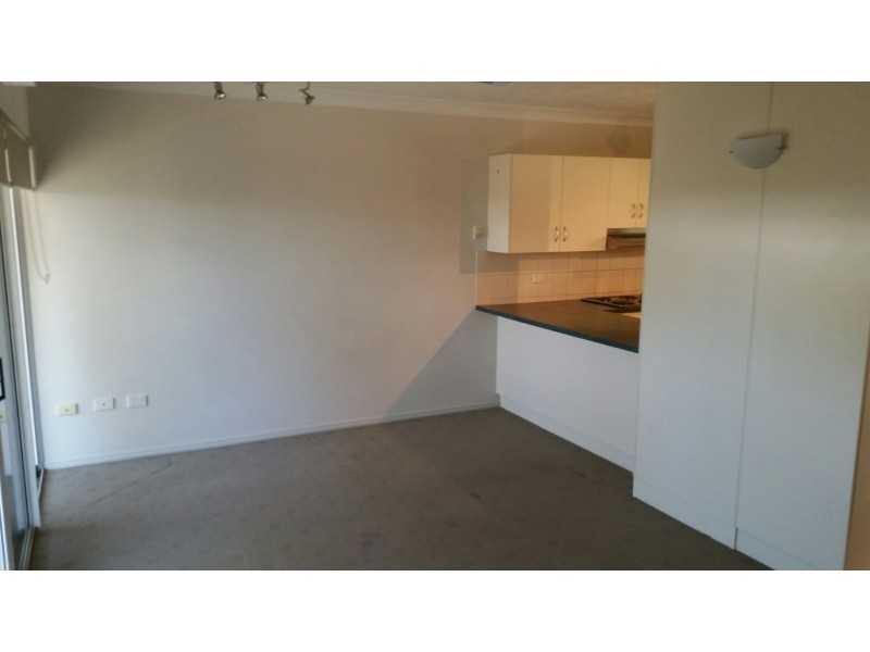 9/8 Gleeson Street, Hermit Park QLD 4812