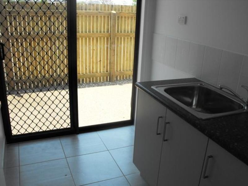 2/2 Claret Close, Condon QLD 4815