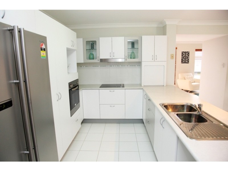 3 Franklin Drive, Mount Louisa QLD 4814