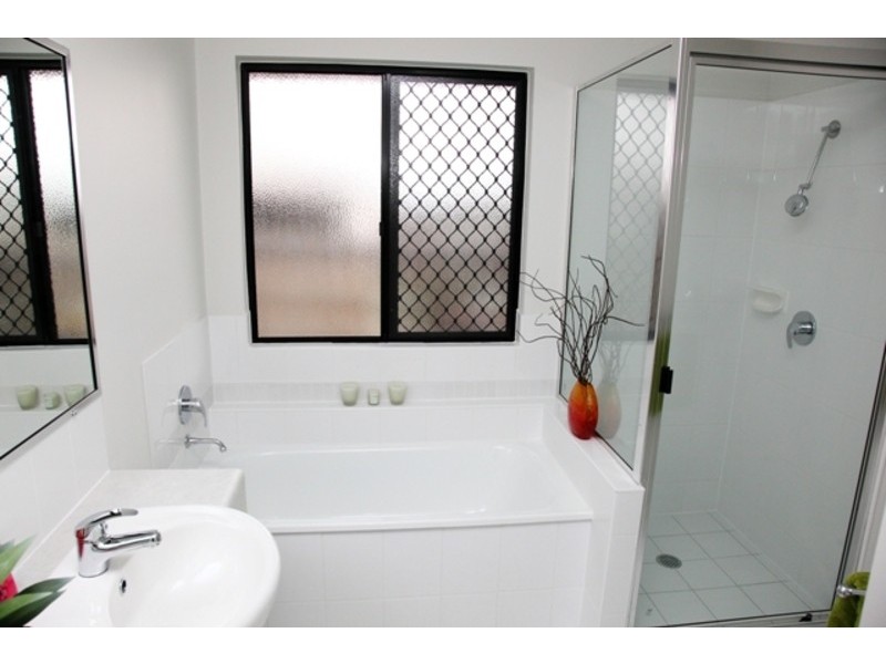 3 Franklin Drive, Mount Louisa QLD 4814