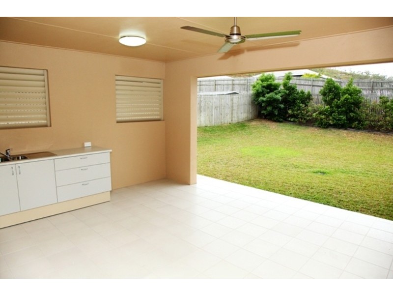 3 Franklin Drive, Mount Louisa QLD 4814