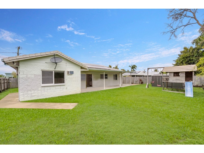 17 Feeney Avenue, Rasmussen QLD 4815