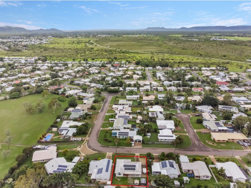 17 Feeney Avenue, Rasmussen QLD 4815