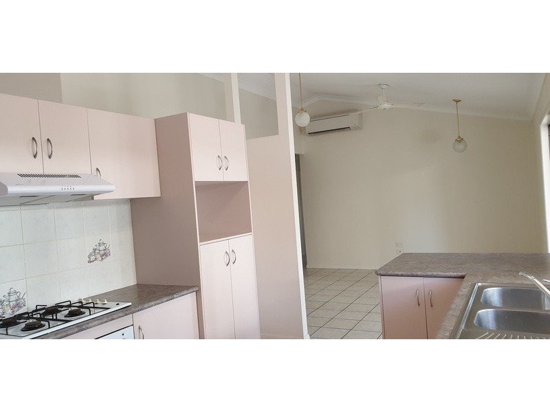 26 Columbia Way, Douglas QLD 4814