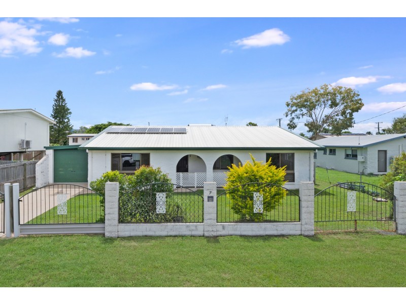 7 Champagne Crescent, Kelso QLD 4815