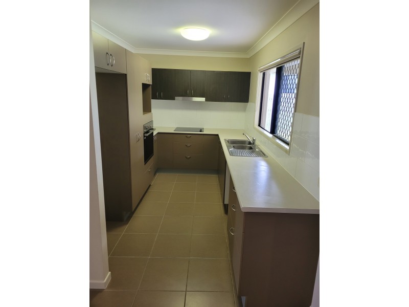 7 Chester Street, Mount Louisa QLD 4814