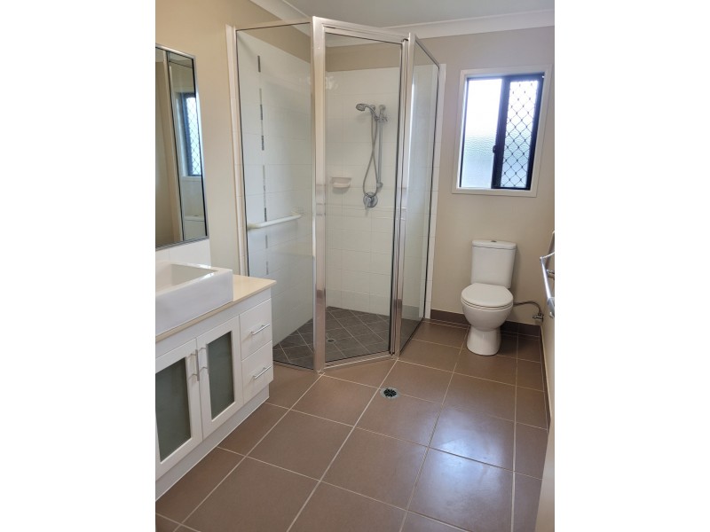 7 Chester Street, Mount Louisa QLD 4814