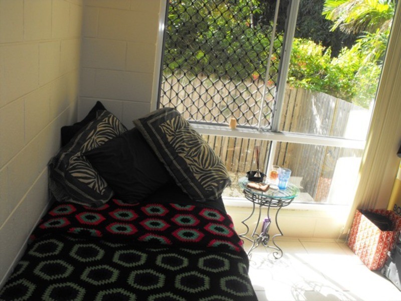 2/39 Armstrong Street, Hermit Park QLD 4812