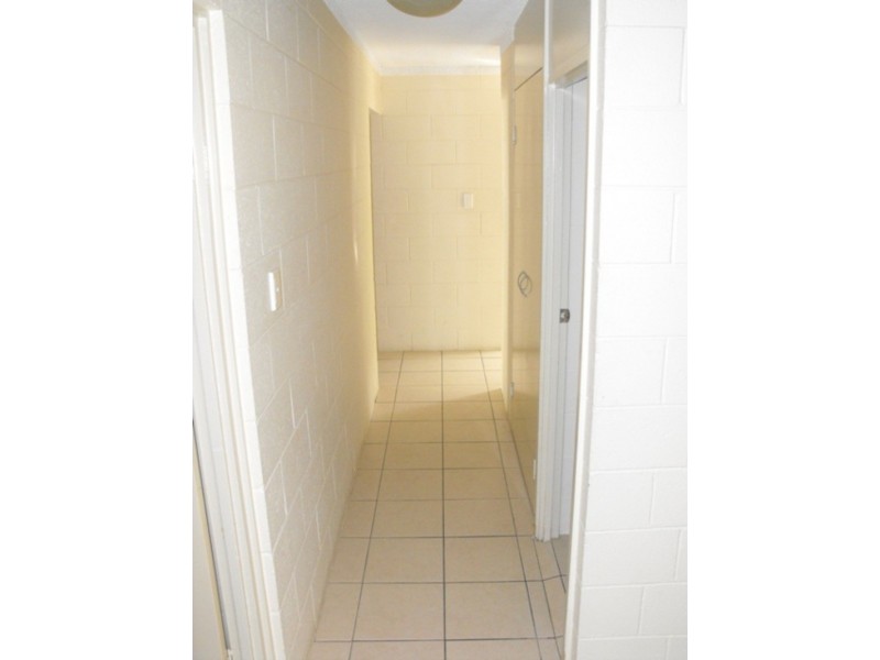 2/39 Armstrong Street, Hermit Park QLD 4812