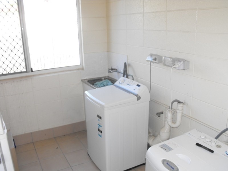 2/39 Armstrong Street, Hermit Park QLD 4812