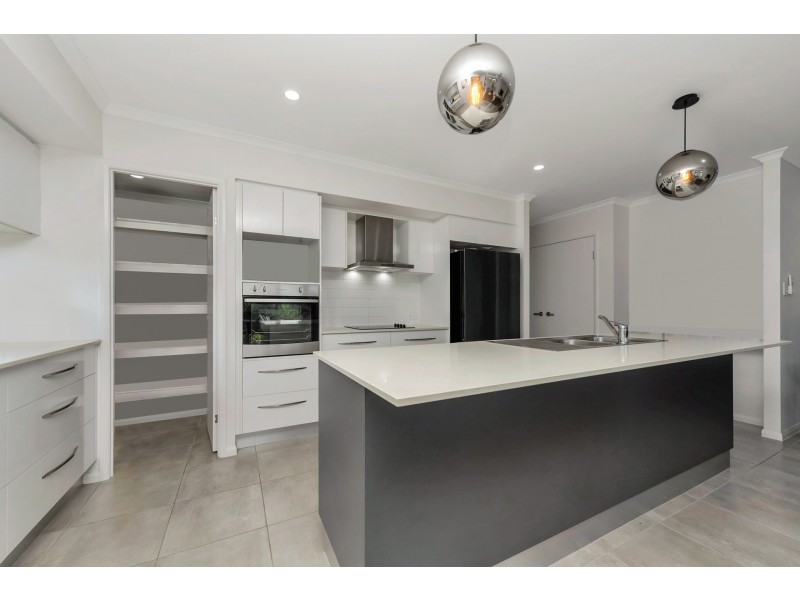 37 Bulla Place, Kelso QLD 4815