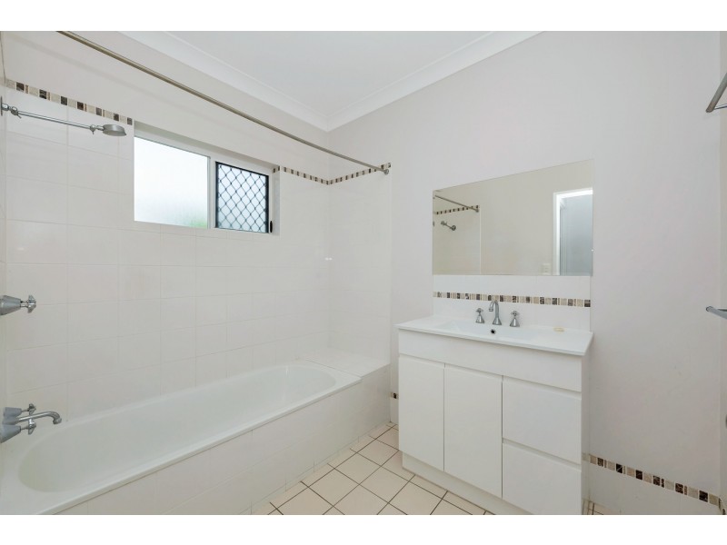 96 Kern Brothers Drive, Kirwan QLD 4817