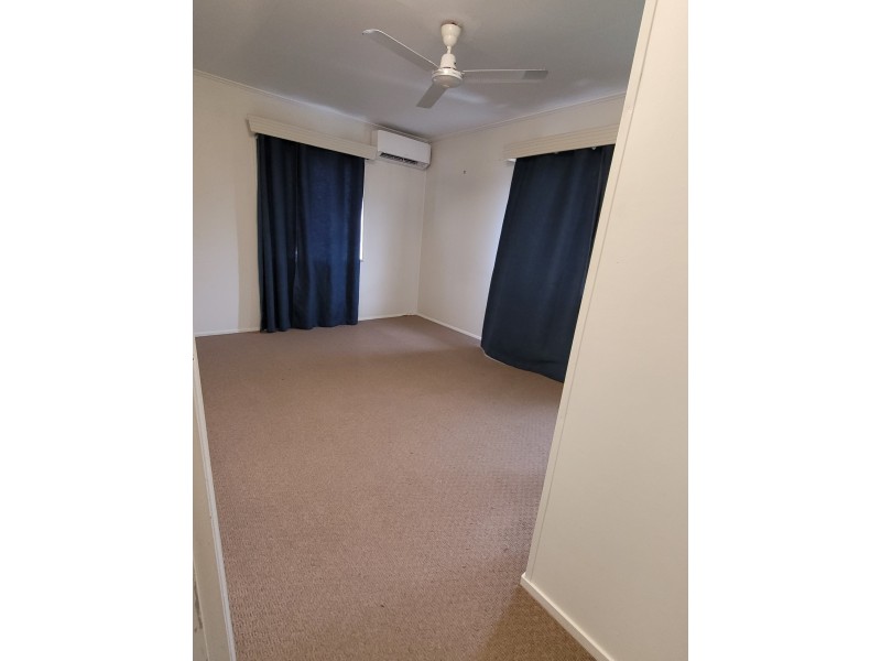 8 Gaudi Court, Kirwan QLD 4817