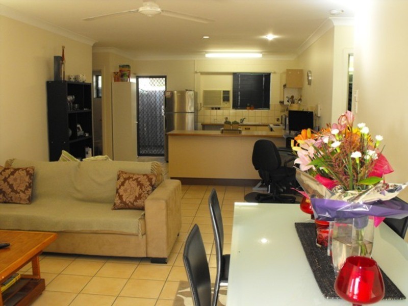 4/2 Cavendish Street, Pimlico QLD 4812