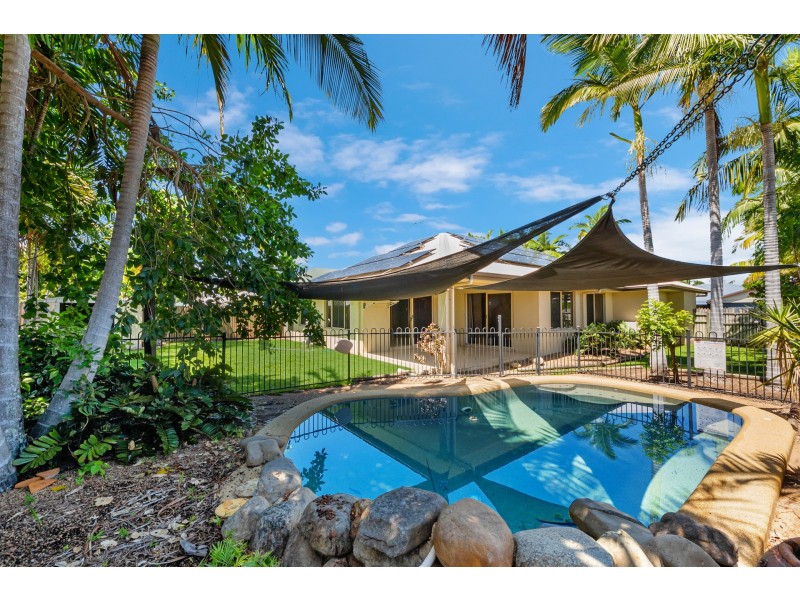 10 Greentree Circuit, Bushland Beach QLD 4818