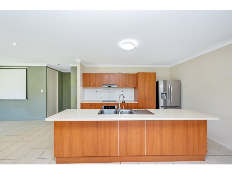 10 Greentree Circuit, Bushland Beach QLD 4818