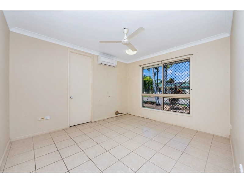 10 Greentree Circuit, Bushland Beach QLD 4818