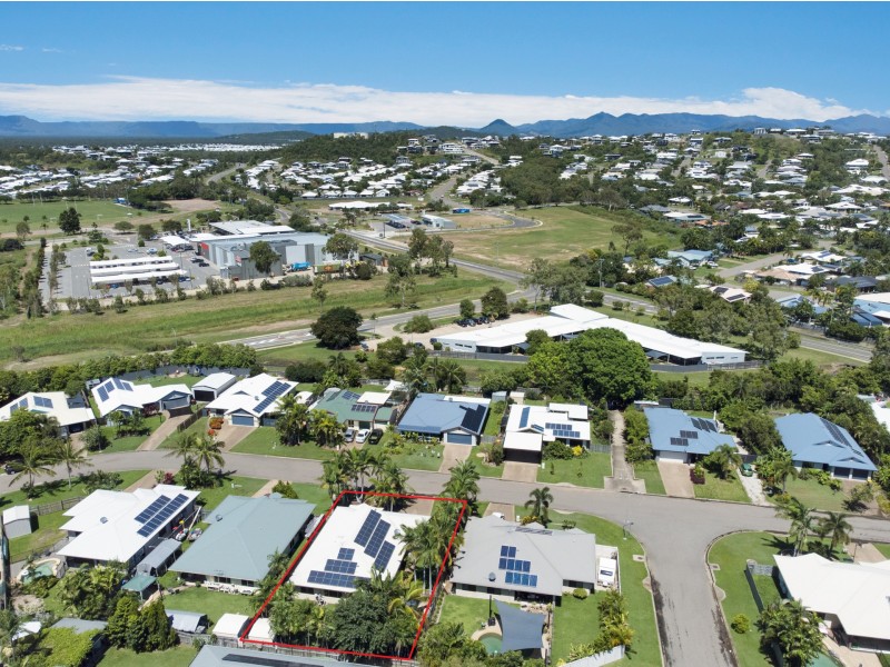 10 Greentree Circuit, Bushland Beach QLD 4818