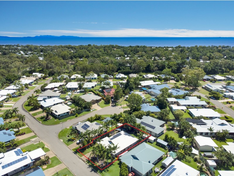 10 Greentree Circuit, Bushland Beach QLD 4818