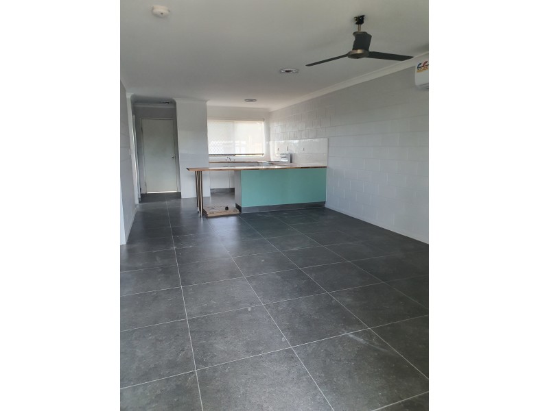 2/5 Dingah Street, Rasmussen QLD 4815
