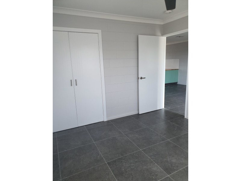 2/5 Dingah Street, Rasmussen QLD 4815