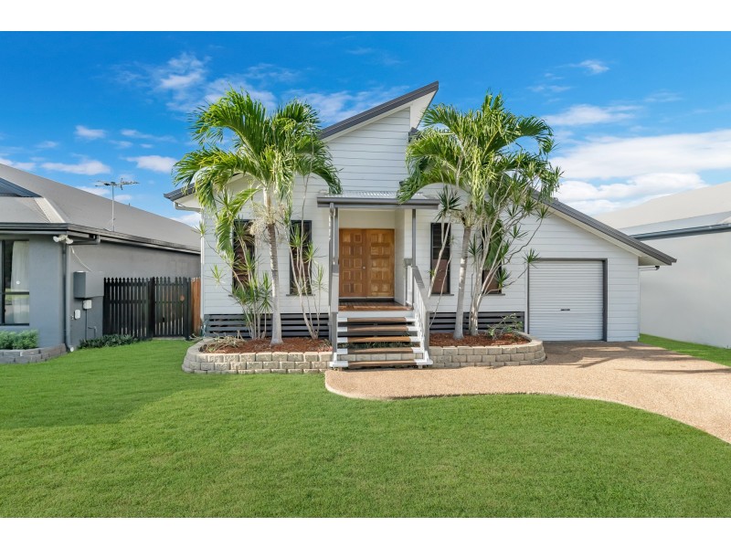 17 Sheerwater Parade, Douglas QLD 4814