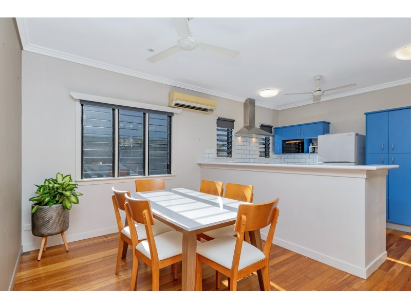 17 Sheerwater Parade, Douglas QLD 4814